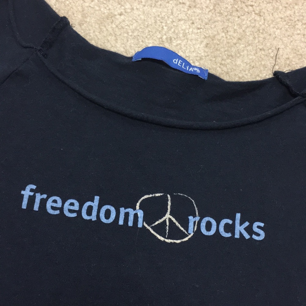 Freedom Rocks capsleeve tee - Picture 2 of 3
